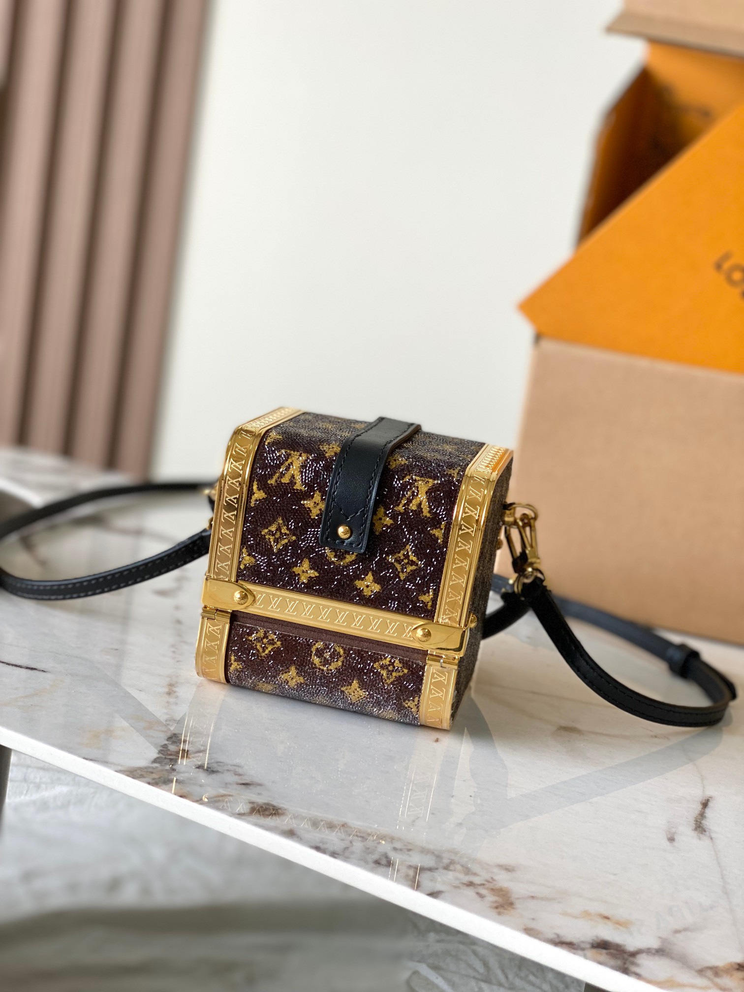 LV M83089 Treasure Box