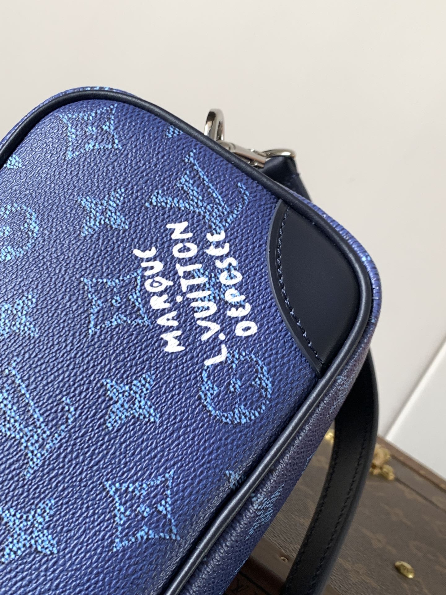 LV M26826 Trocadéro Wearable Wallet