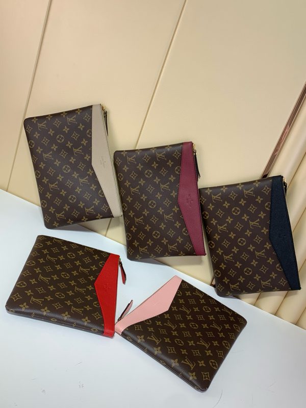 Louis Vuitton Monogram Black M62048 Daily Pouch