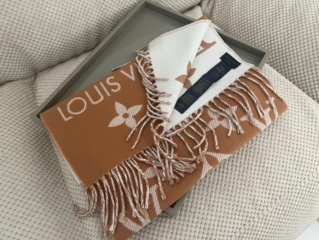 LOUIS VUITTON M78935 LV Essential Scarf