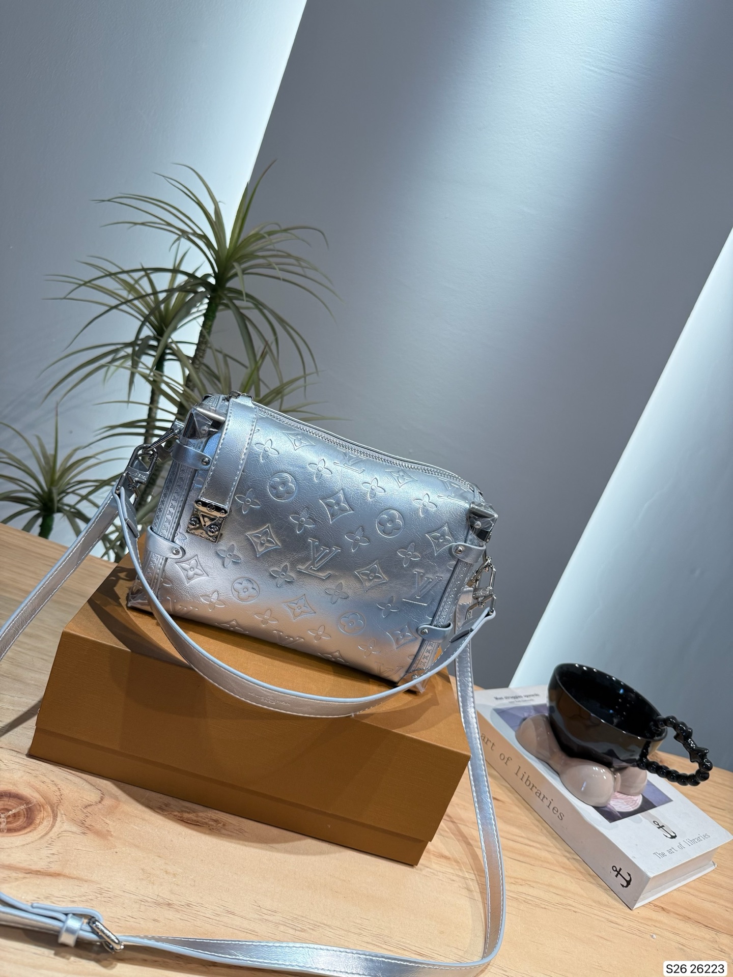 LOUIS VUITTON M26223 LV Ski Side Trunk MM