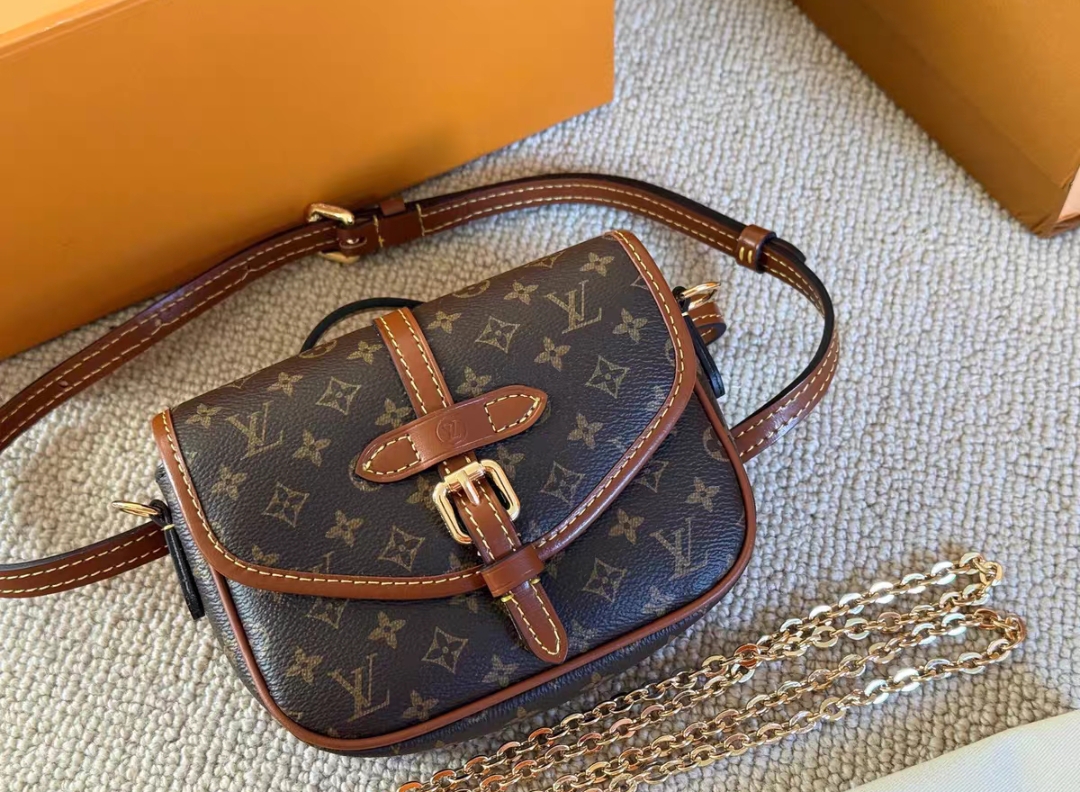 LOUIS VUITTON M27096 Solo