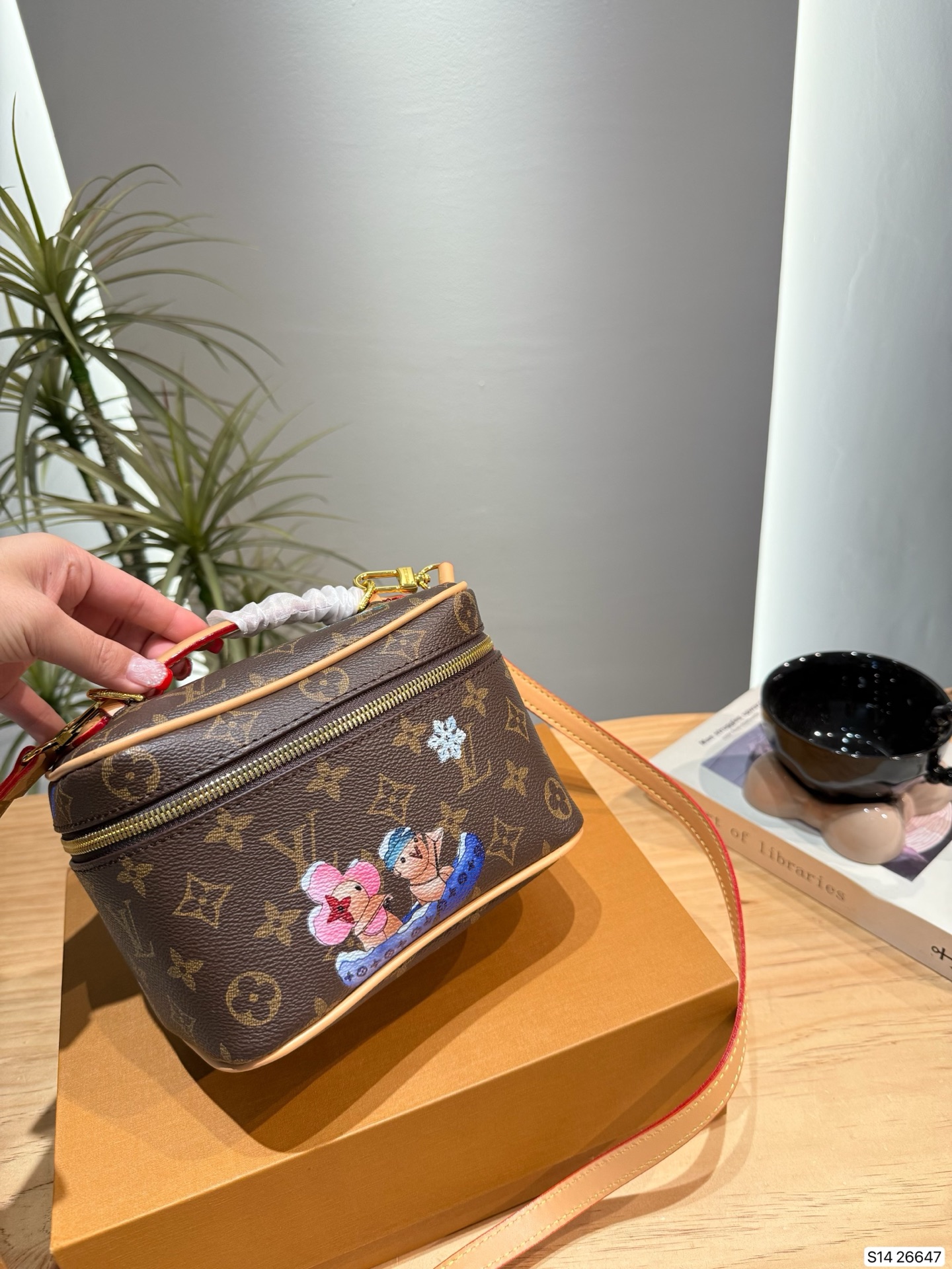 LOUIS VUITTON M26647 Nice Mini