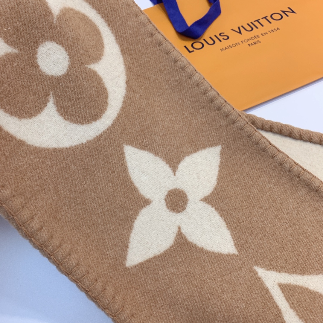 LOUIS VUITTON Cashmere Scarf