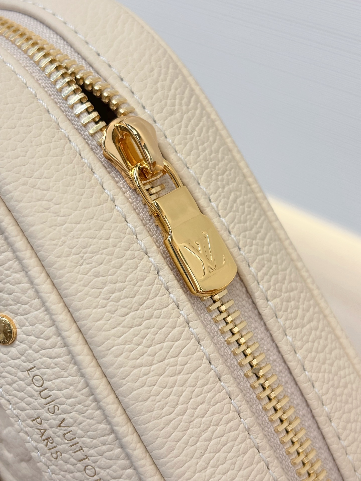 LV M26509 Tiny Camera Bag