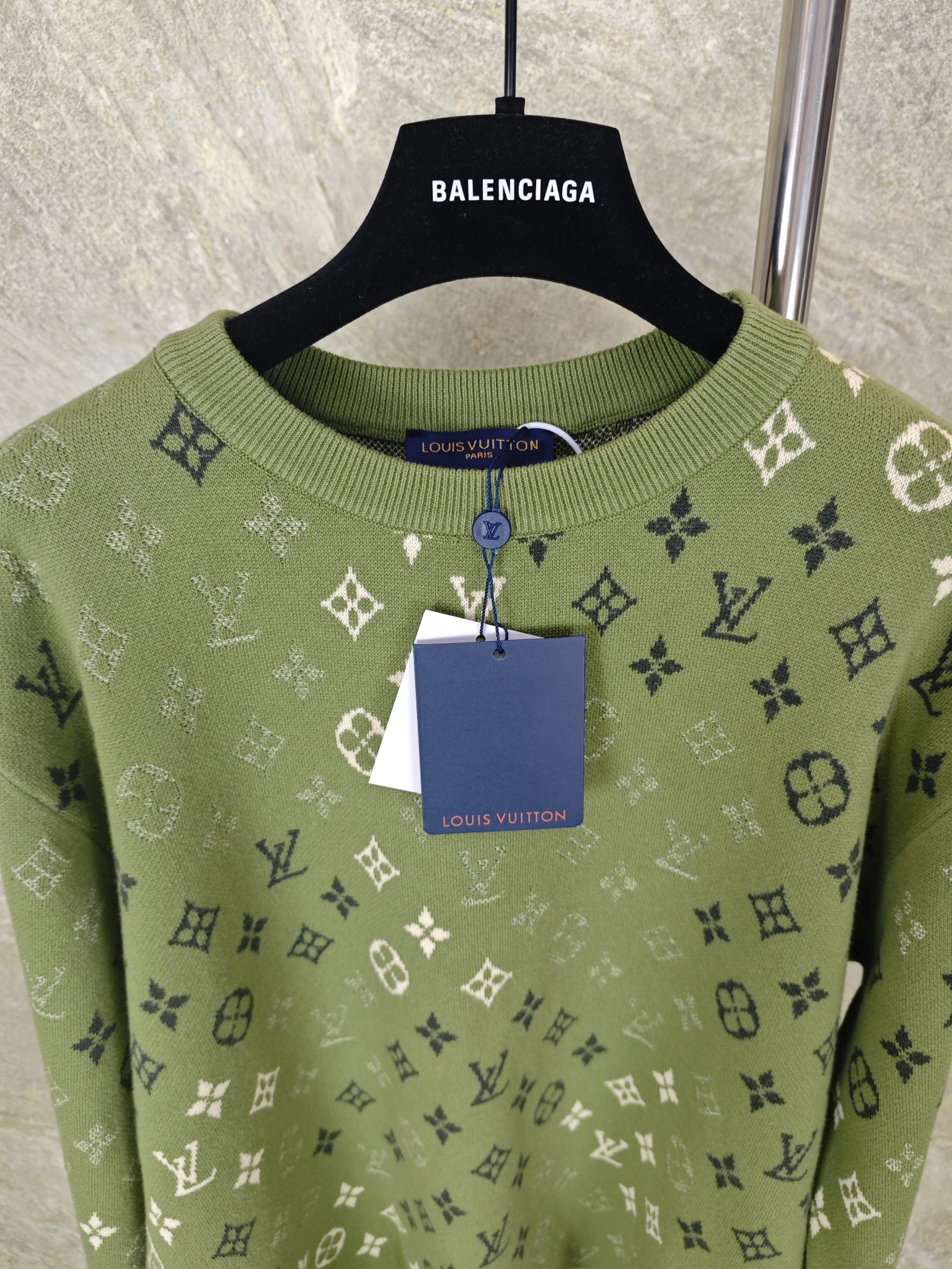 LV 1AJBTL Nouveau Pull Monogram