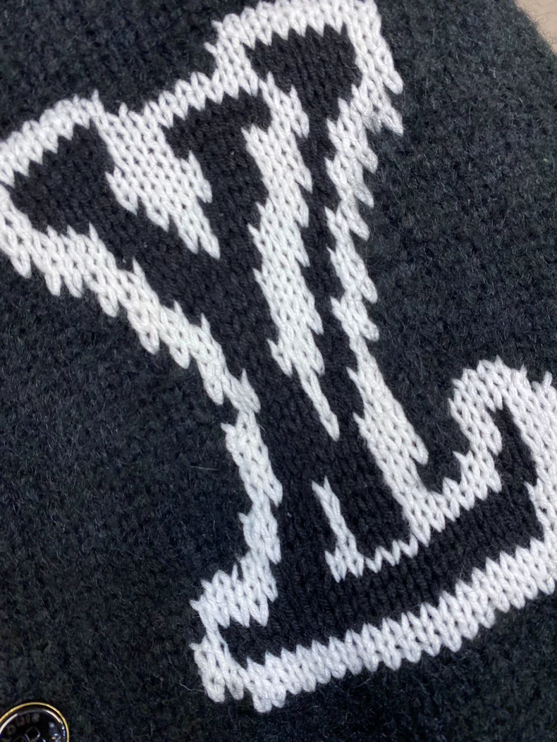 LOUIS VUITTON 1AJBXP Chunky Intarsia Signature Cardigan
