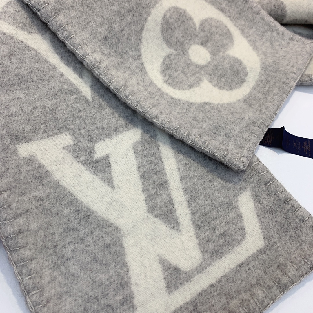 LOUIS VUITTON Cashmere Scarf