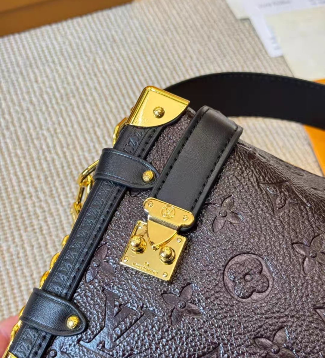 LOUIS VUITTON M26304 Side Trunk MM