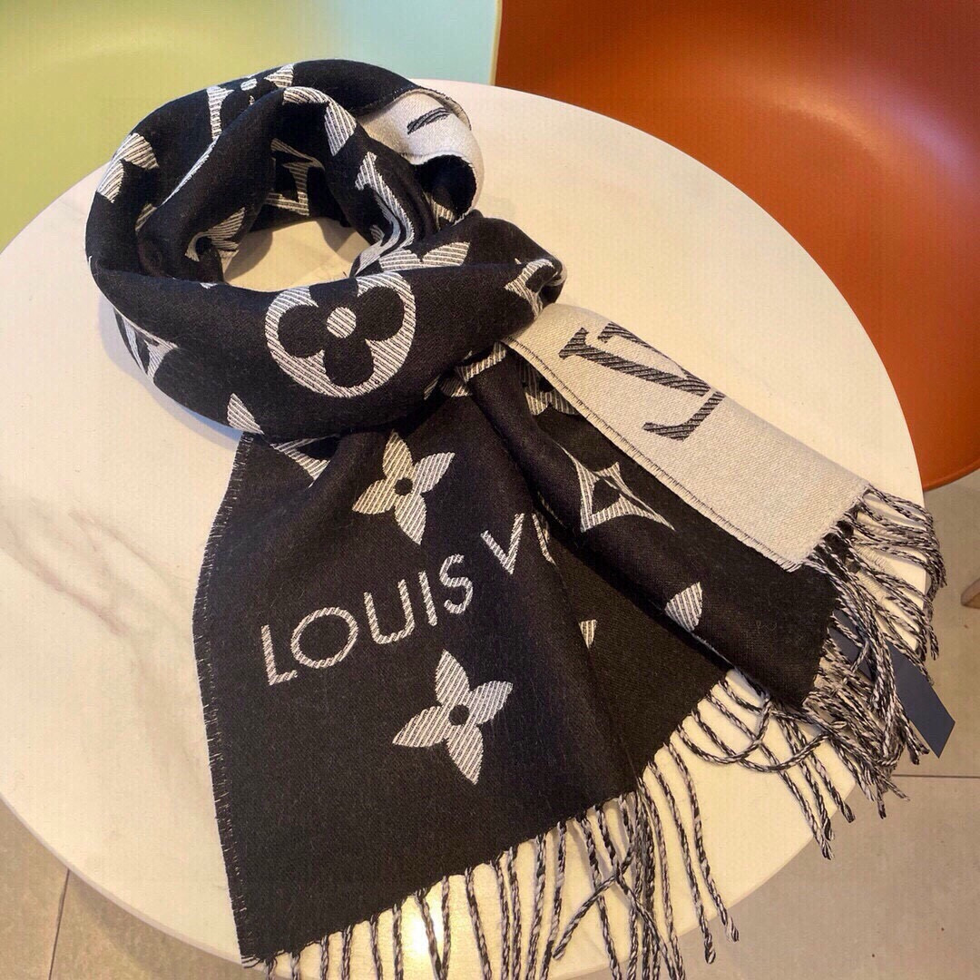 LOUIS VUITTON M77853 LV Essential scarf