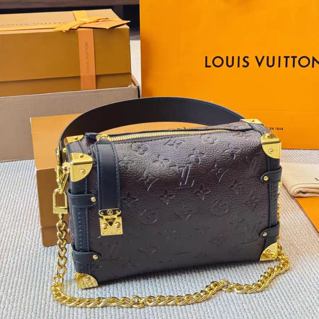 LOUIS VUITTON M26304 Side Trunk MM