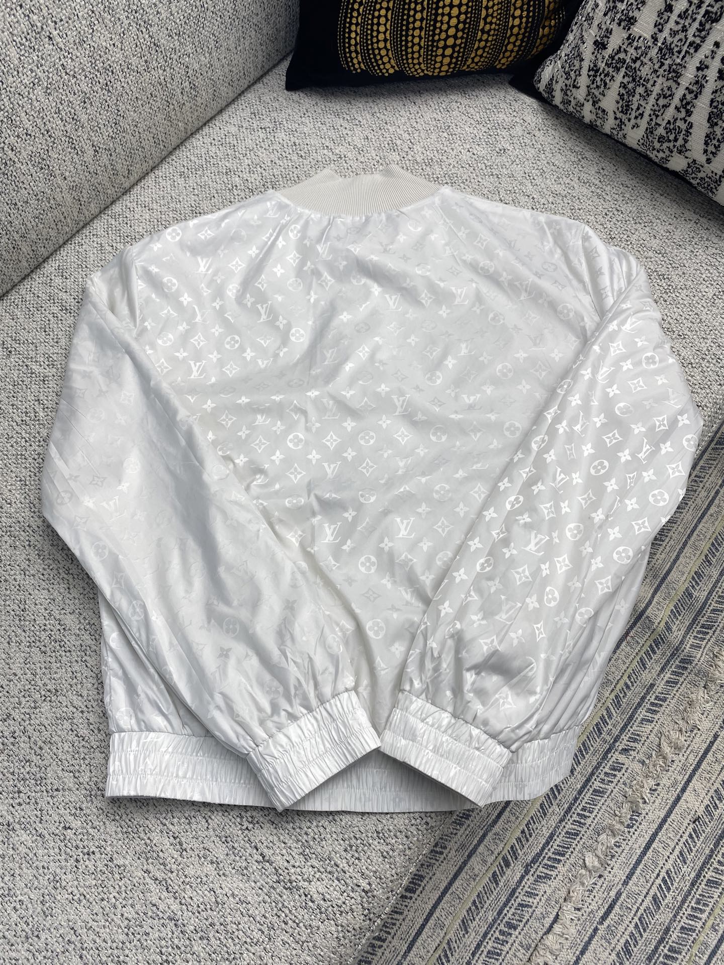 LOUIS VUITTON 1AHUWE Monogram Reversible Light Bomber