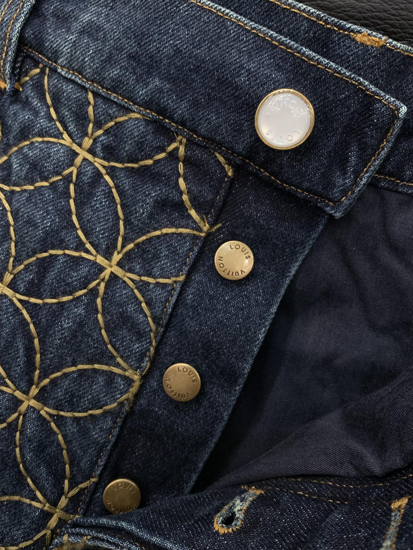 Louis Vuitton1AILM7 Embroidered Denim Blouson