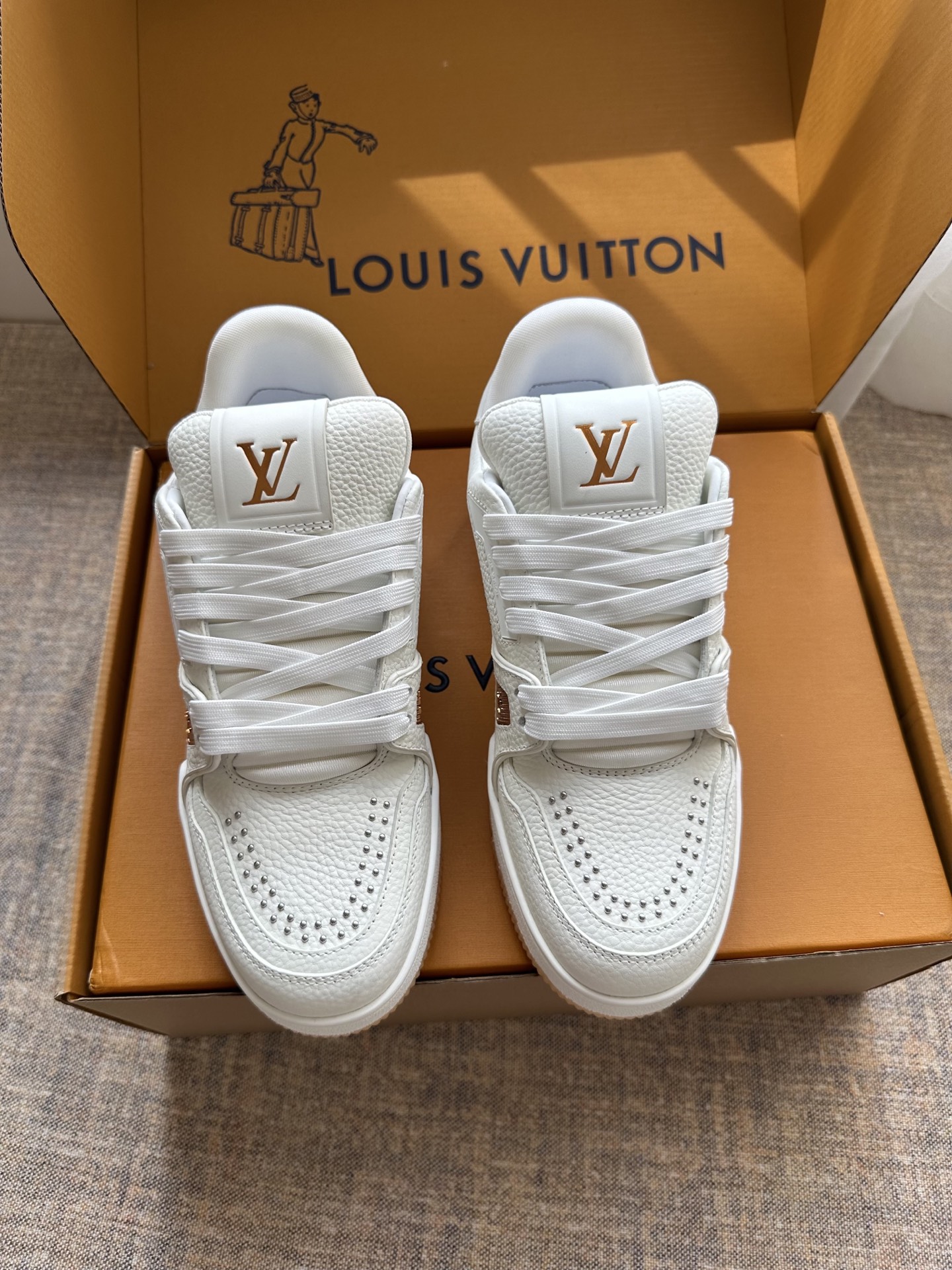 Louis Vuitton Trainer Sneaker 2025
