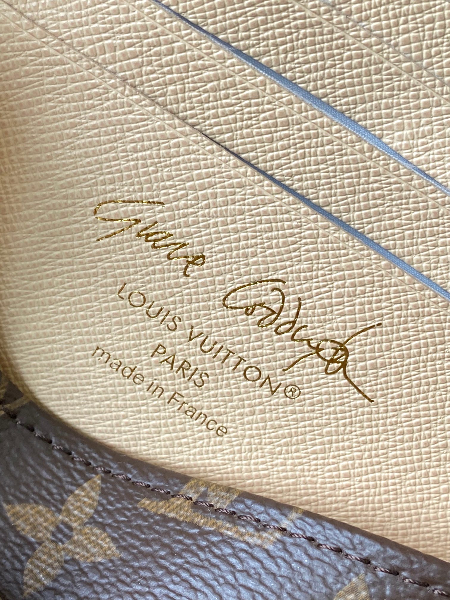 LV M15148 Wallet On Chain Ivy