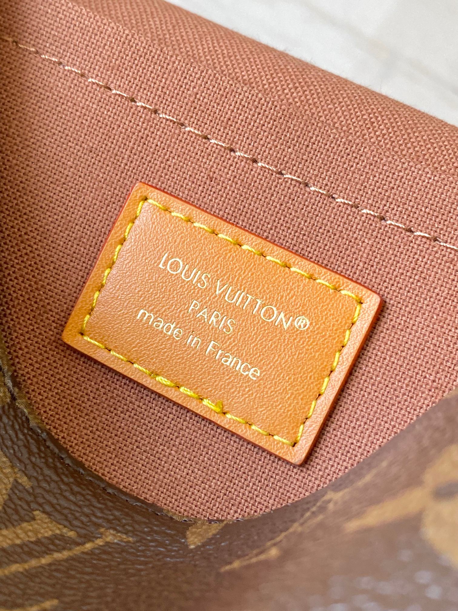 LV M26805 Satchel Wearable Wallet