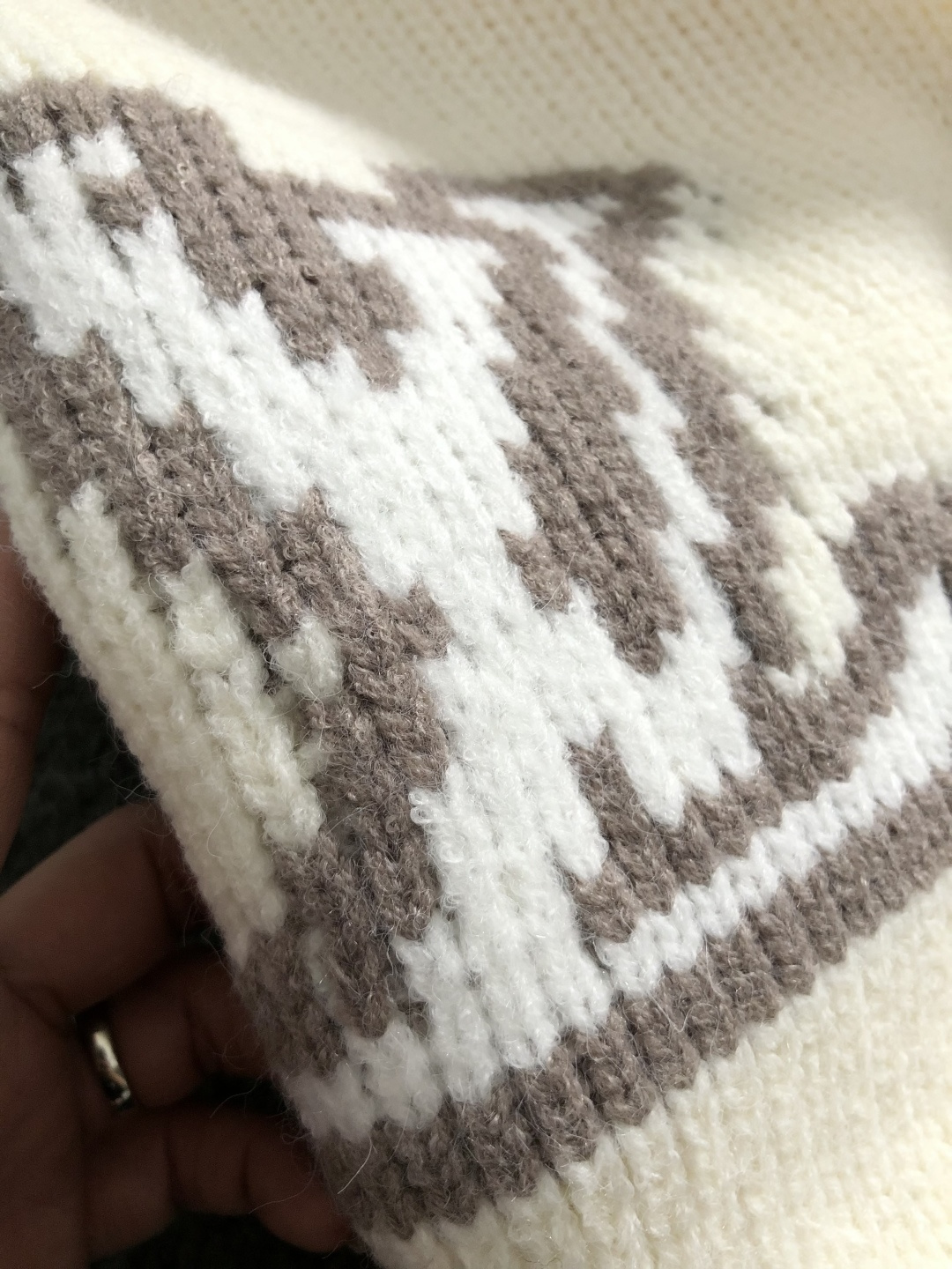 LOUIS VUITTON 1AIWEO LV Intarsia Crewneck