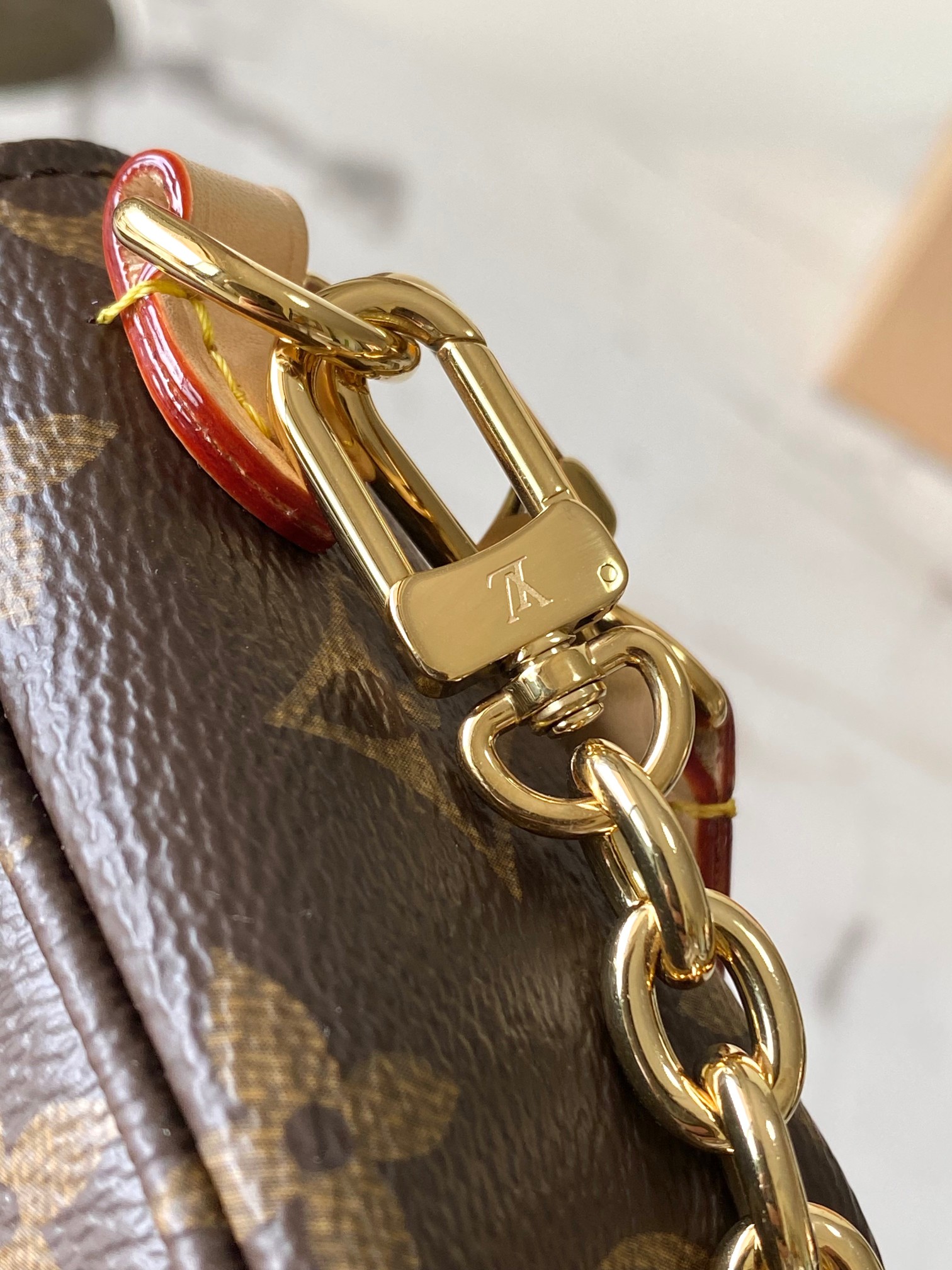 LV M15148 Wallet On Chain Ivy