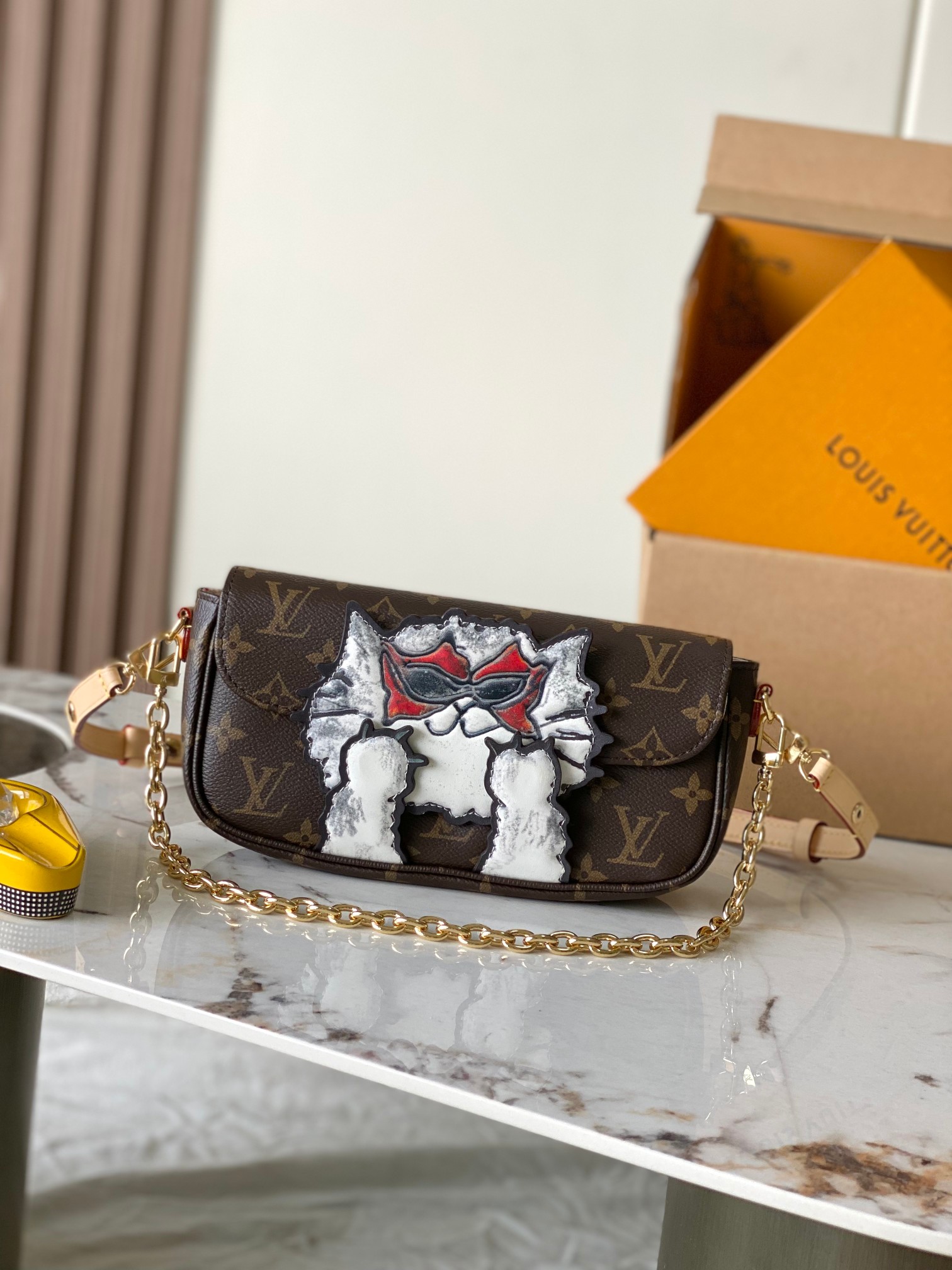 LV M15148 Wallet On Chain Ivy