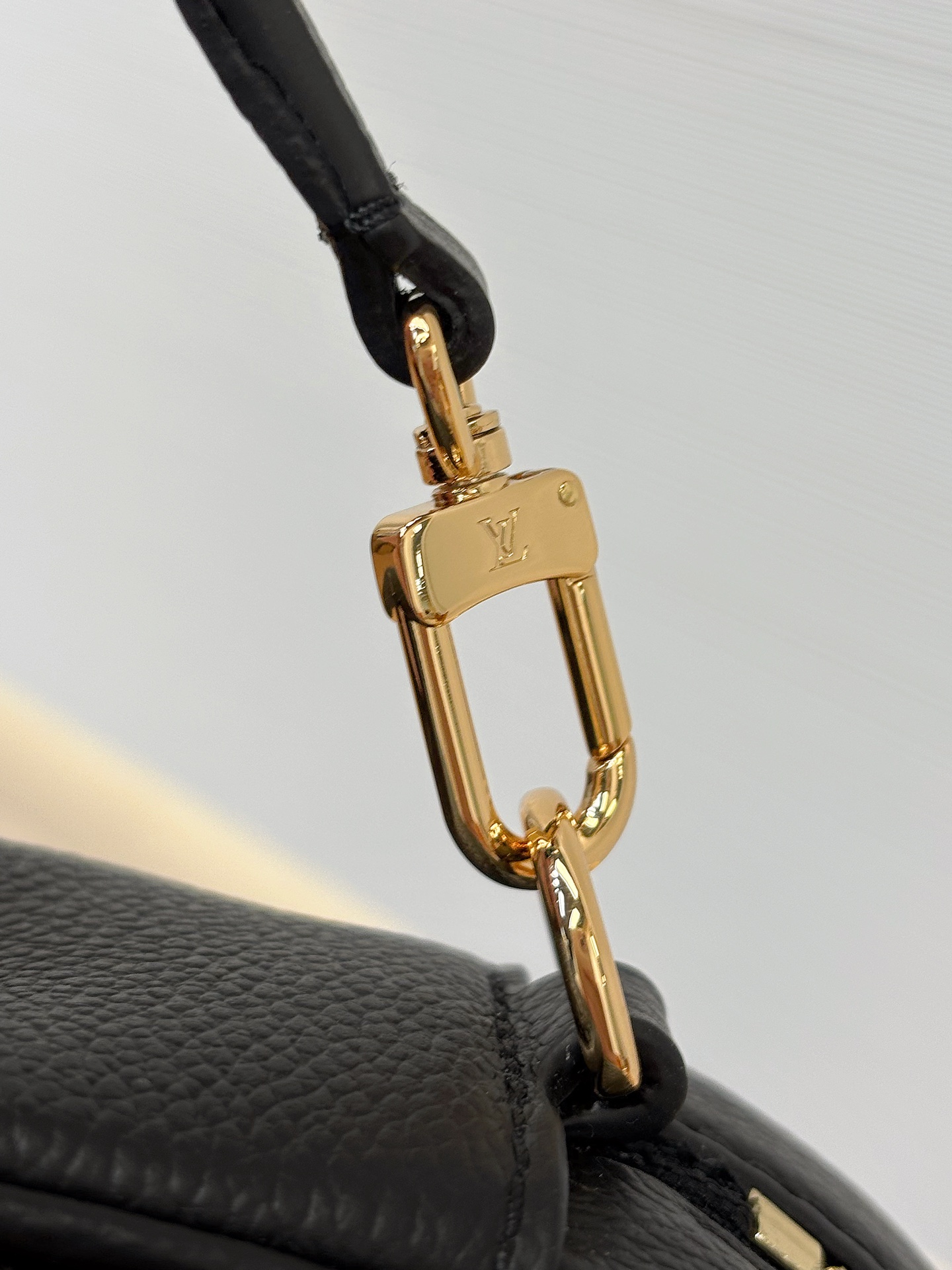 LV M26509 Tiny Camera Bag