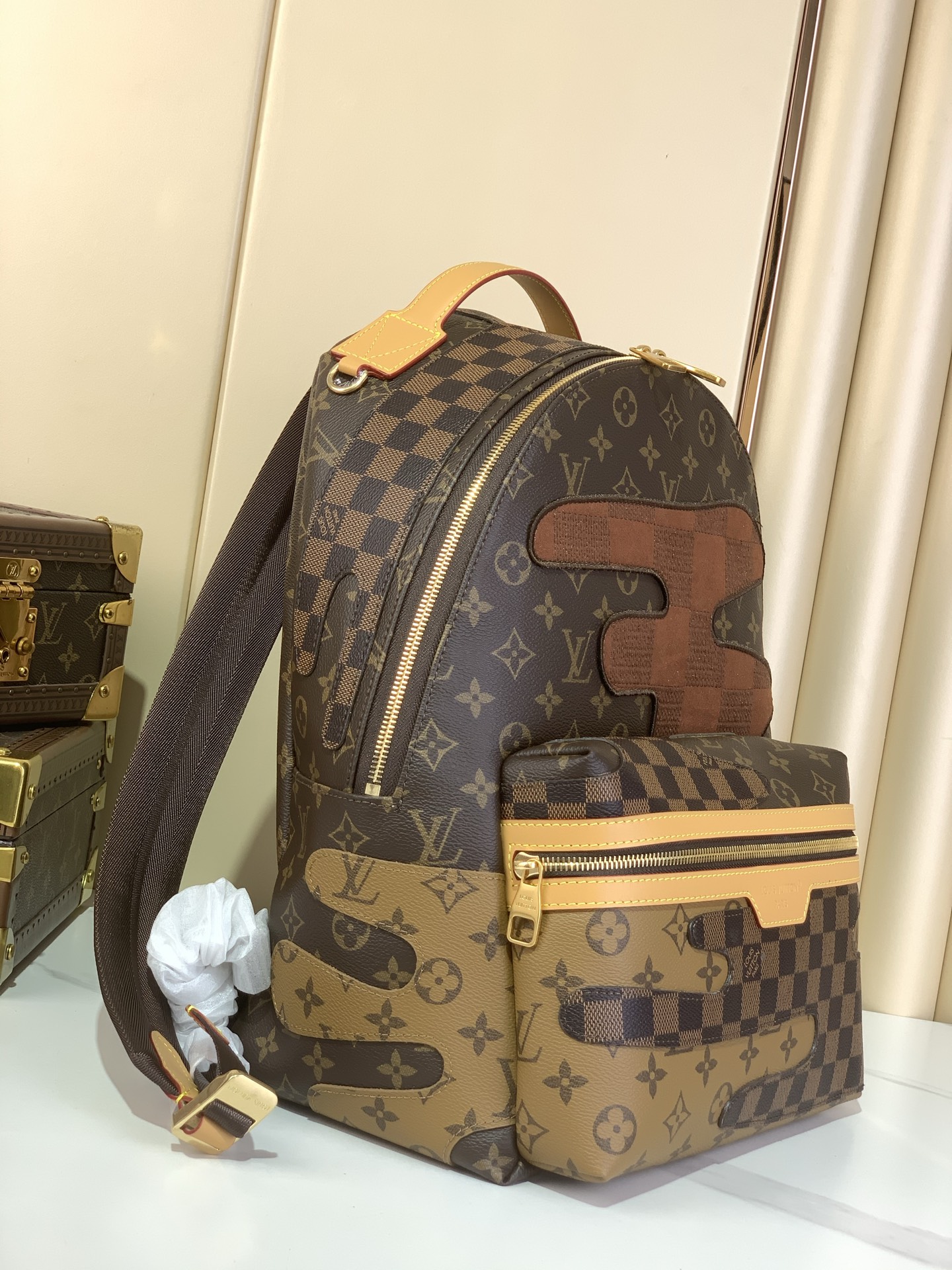 LV M26130 Discovery Backpack PM