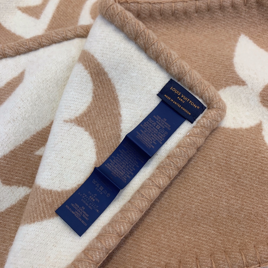 LOUIS VUITTON Cashmere Scarf