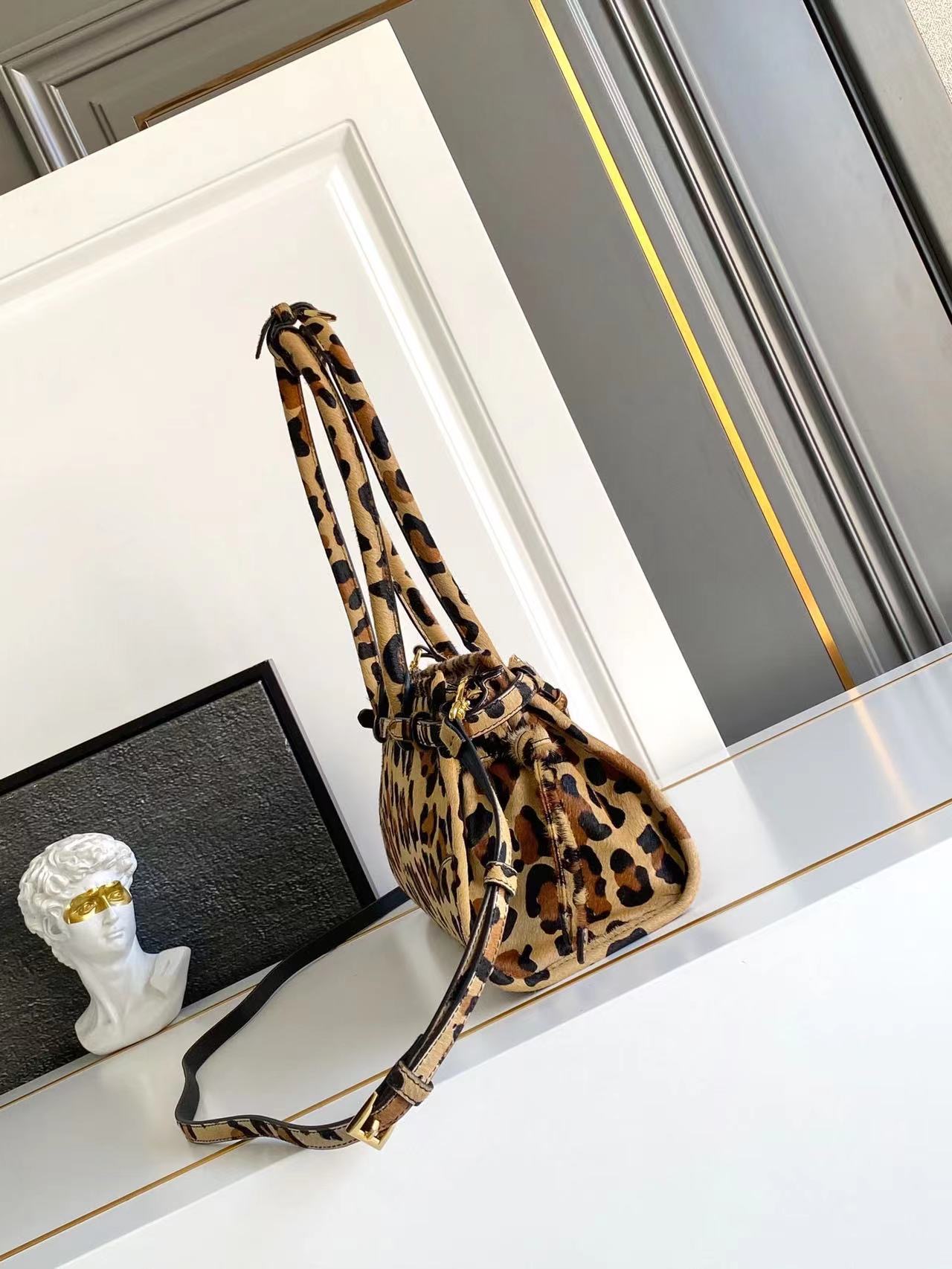 Prada medium Bonnie tote bag leopard