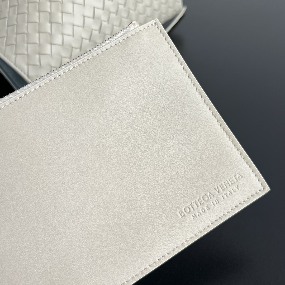 Bottega Veneta 2025 Early Spring Collection – Pinacoteca Medium Tote