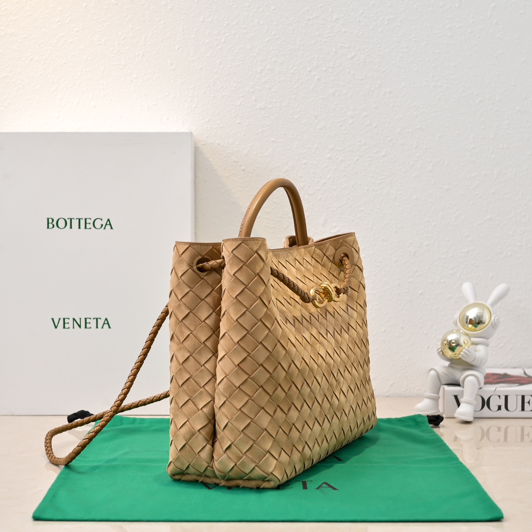 new Bottega Veneta Andiamo woven handbag