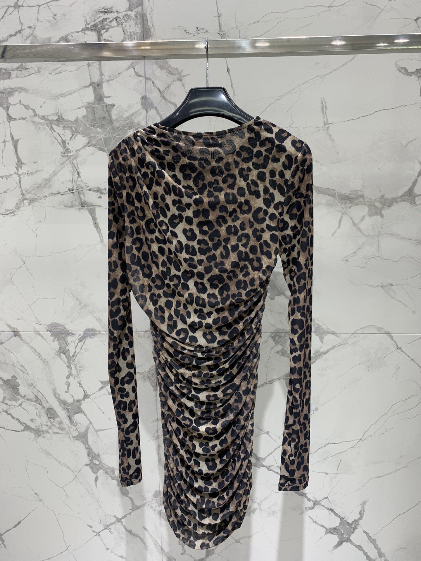 𝗦𝗔𝗜𝗡𝗧 𝗟𝗔𝗨𝗥𝗘𝗡 2025 New Leopard Print Stretch Dress*