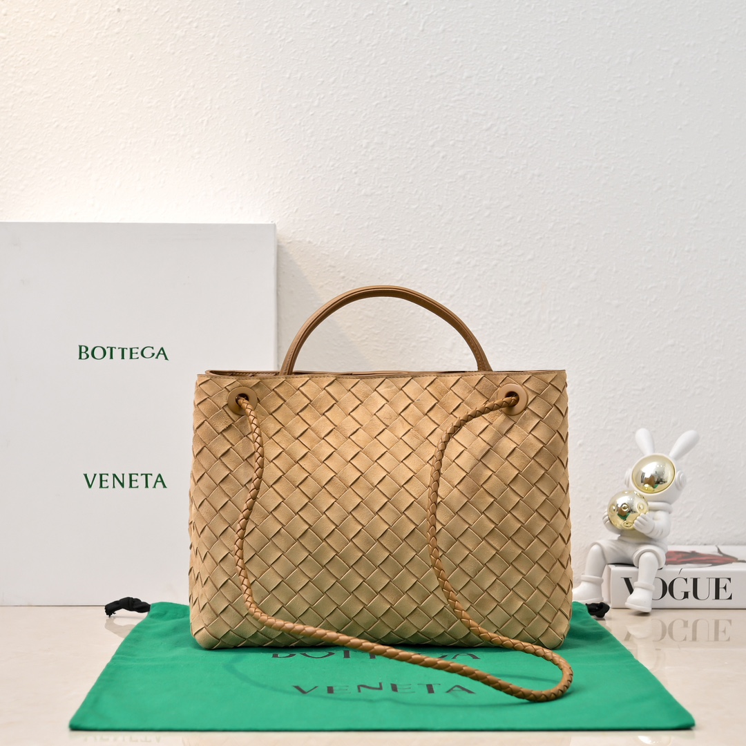 new Bottega Veneta Andiamo woven handbag