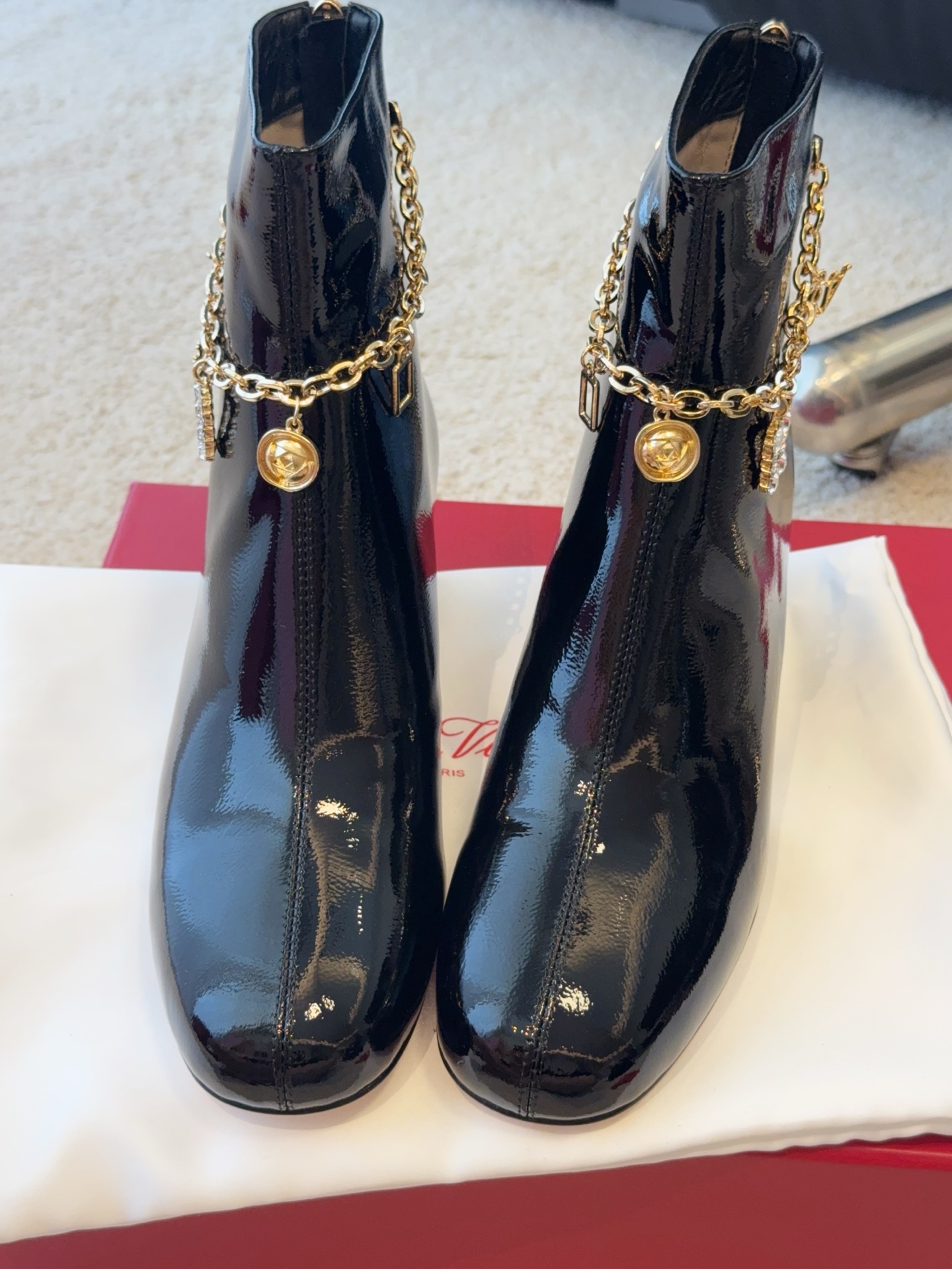 Roger Viver Très Vivier Booties in patent leather