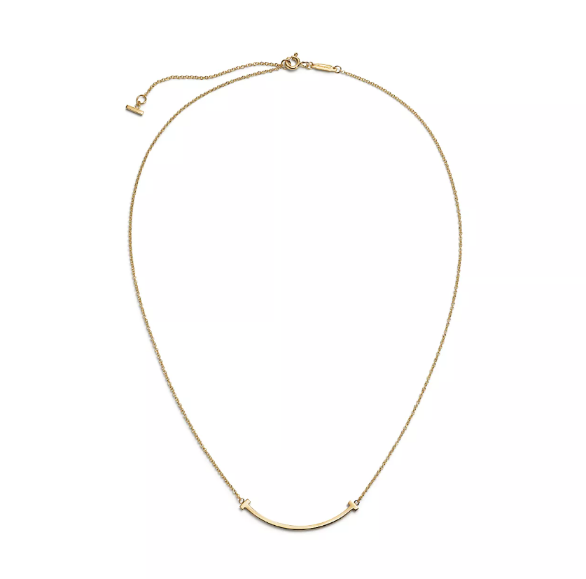 Smile Pendant in Yellow Gold, Small