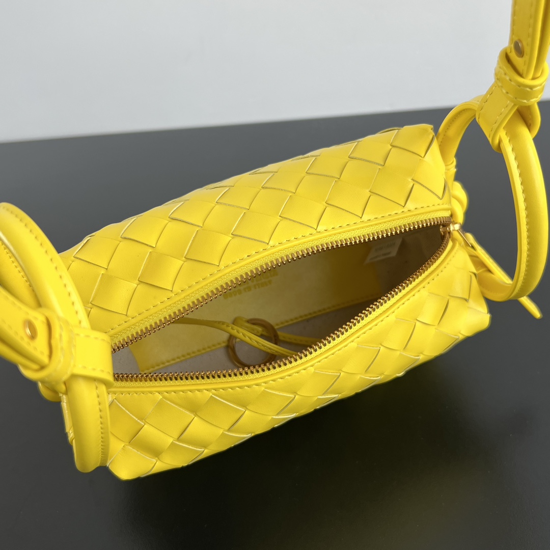 Bottega Veneta Loop Top Handle