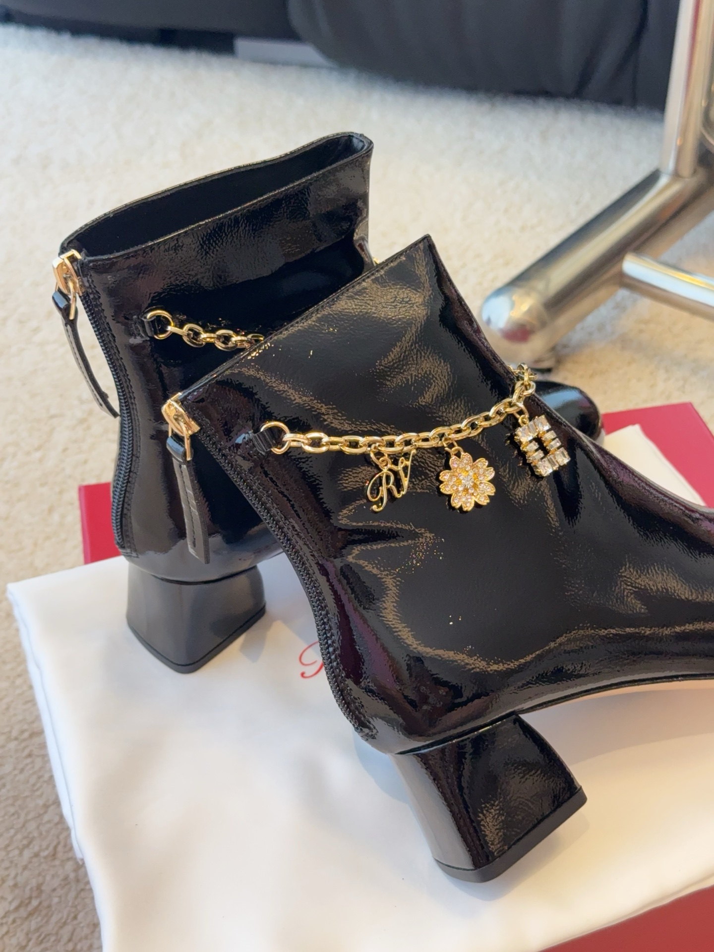 Roger Viver Très Vivier Booties in patent leather
