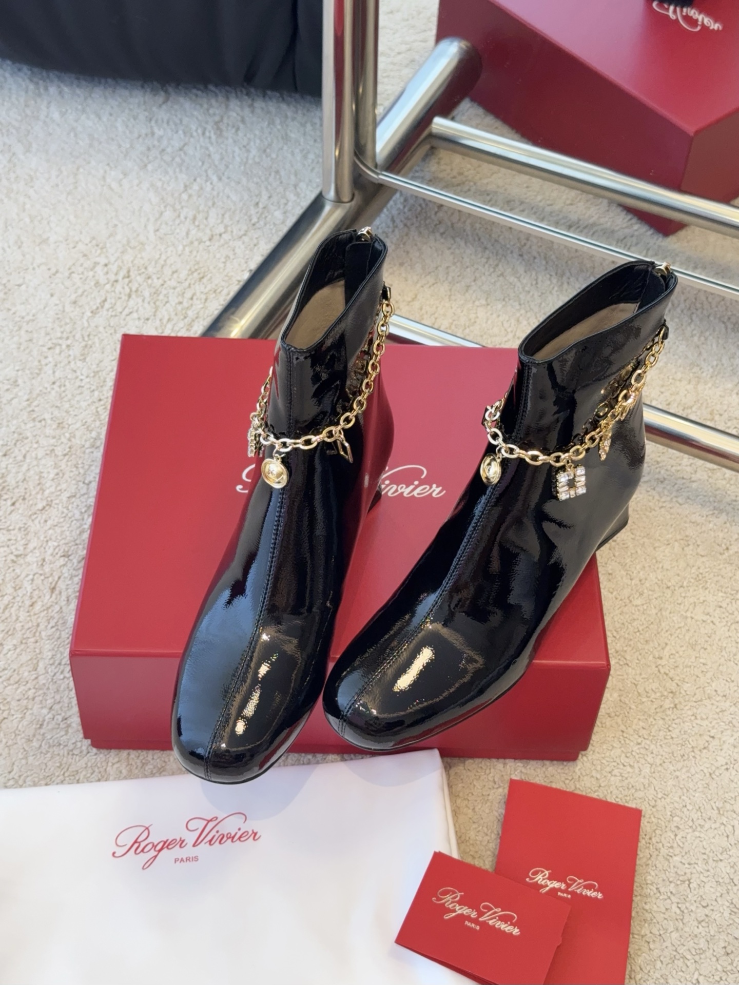 Roger Viver Très Vivier Booties in patent leather