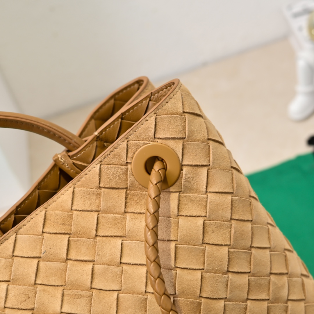 new Bottega Veneta Andiamo woven handbag