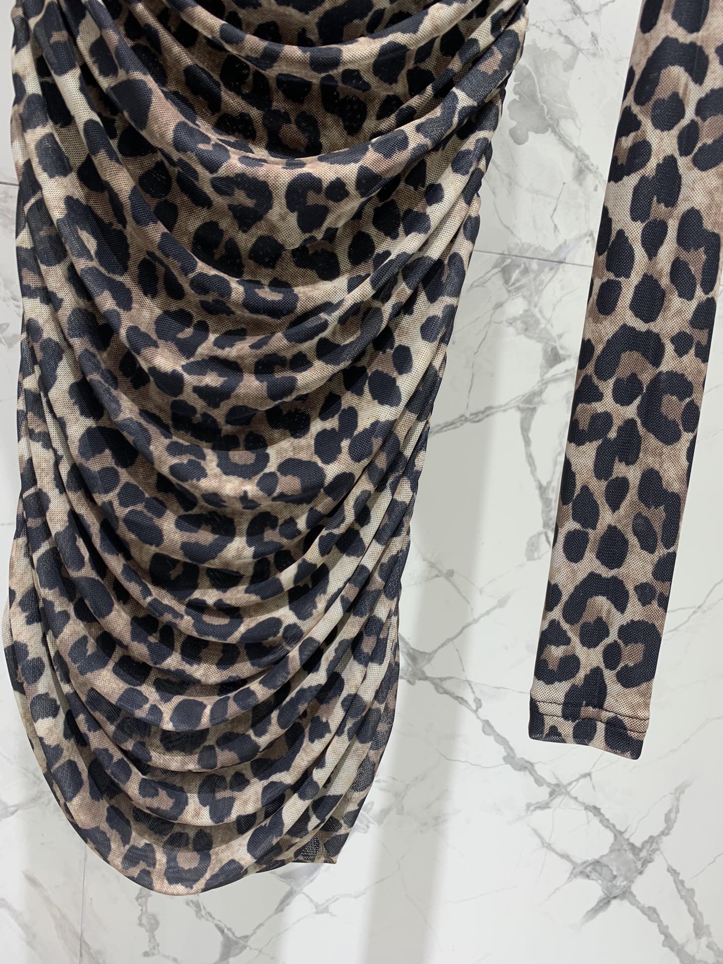 𝗦𝗔𝗜𝗡𝗧 𝗟𝗔𝗨𝗥𝗘𝗡 2025 New Leopard Print Stretch Dress*