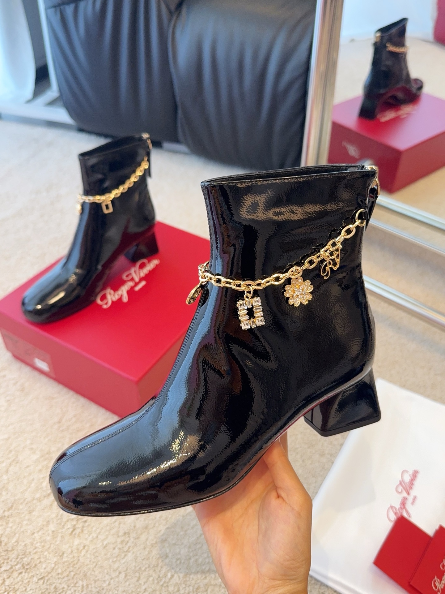 Roger Viver Très Vivier Booties in patent leather