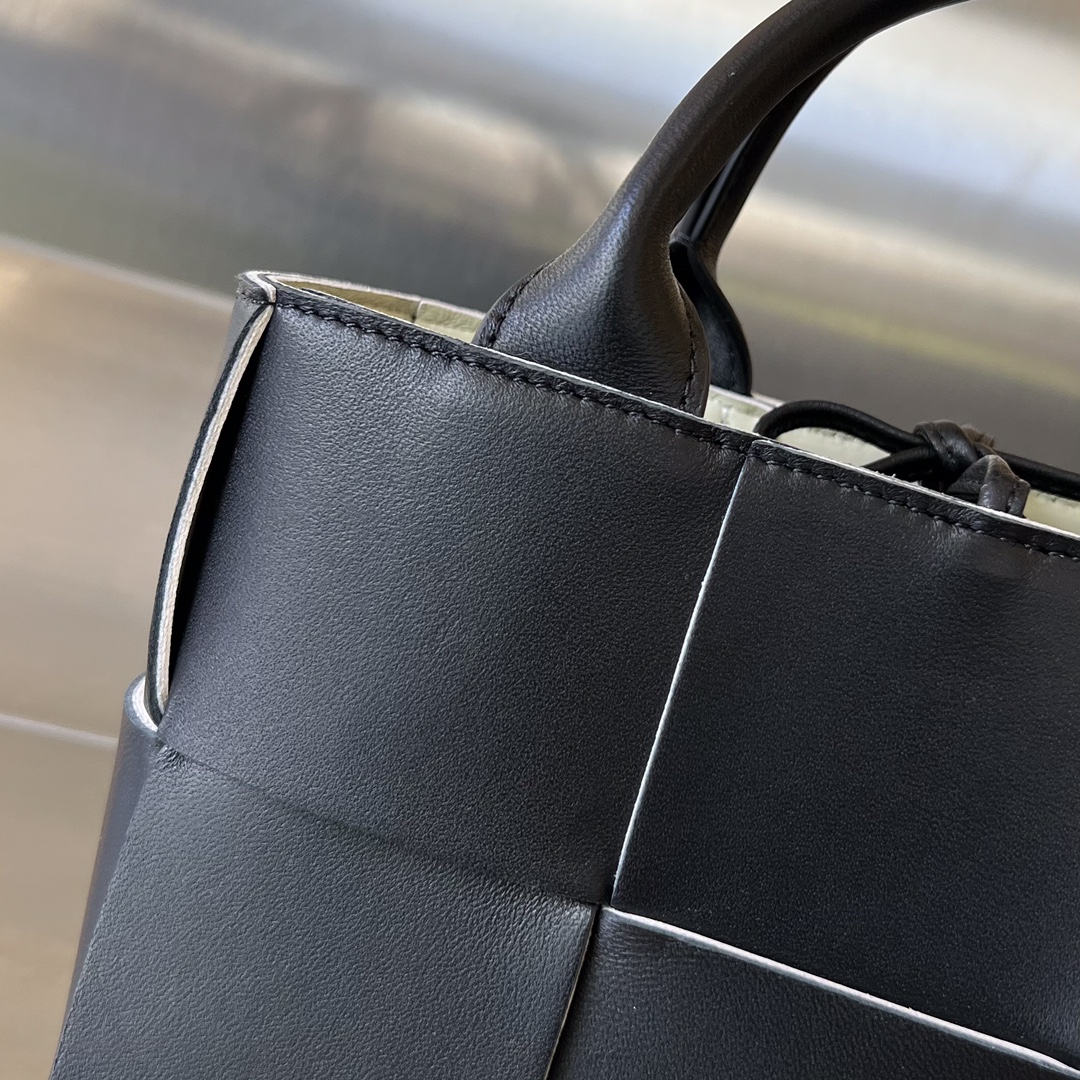 Bottega Veneta Black Mini Arco Tote