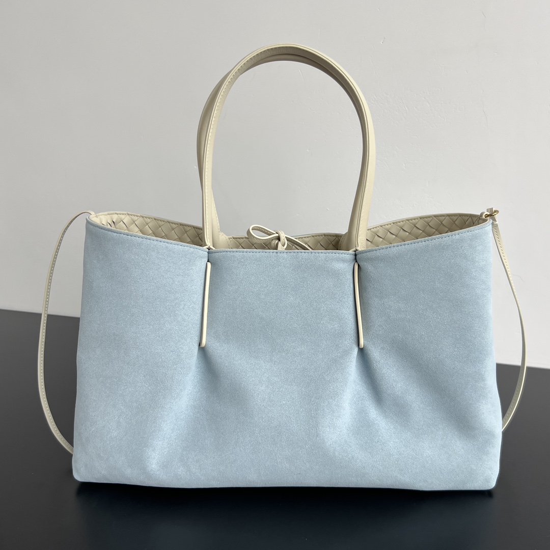 Bottega Veneta 2025 Early Spring Collection – Pinacoteca Medium Tote