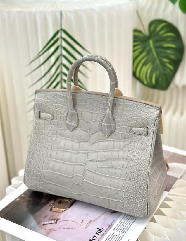 Hermès Birkin 25-30 pearl grey with lemon yellow inner panel matte crocodile skin