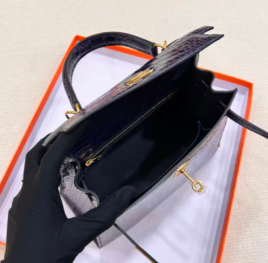 Hermès Kelly 25 sapphire customization