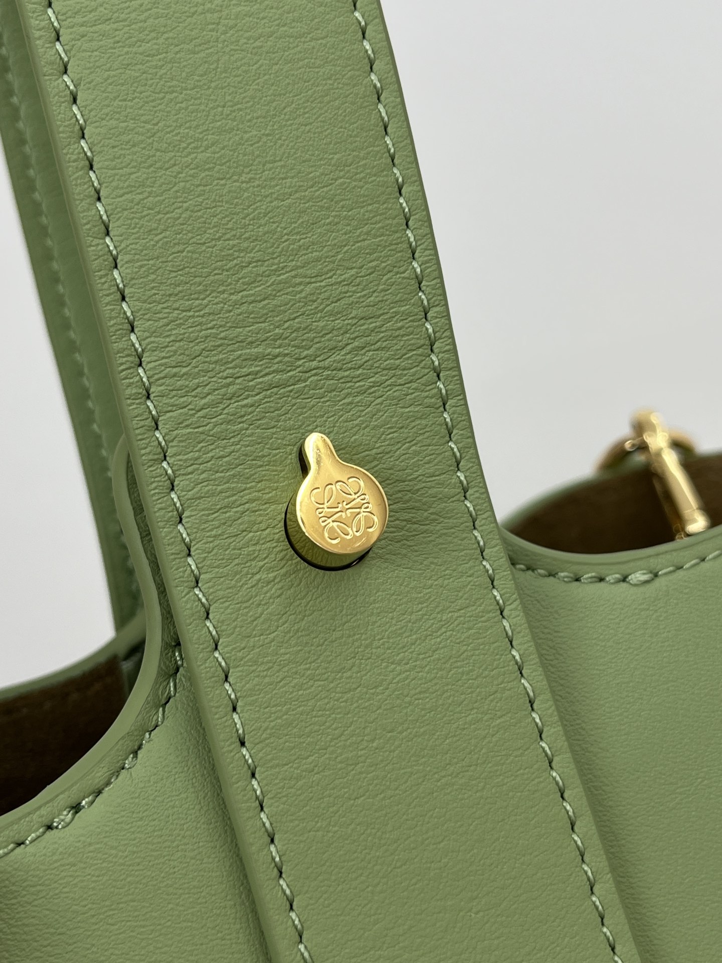 LOEWE Mini Pebble Bucket Bag Green