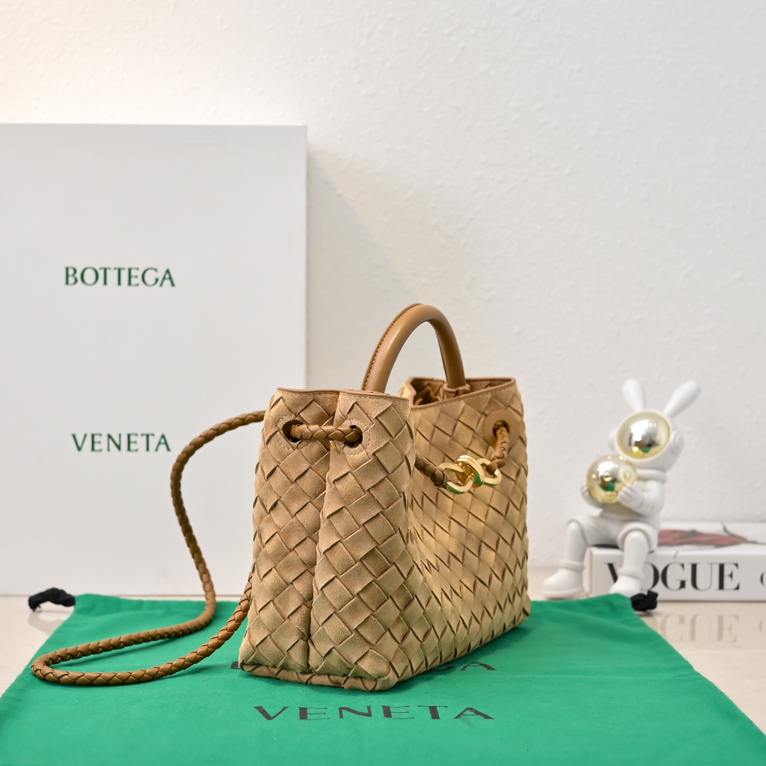 new Bottega Veneta Andiamo woven handbag