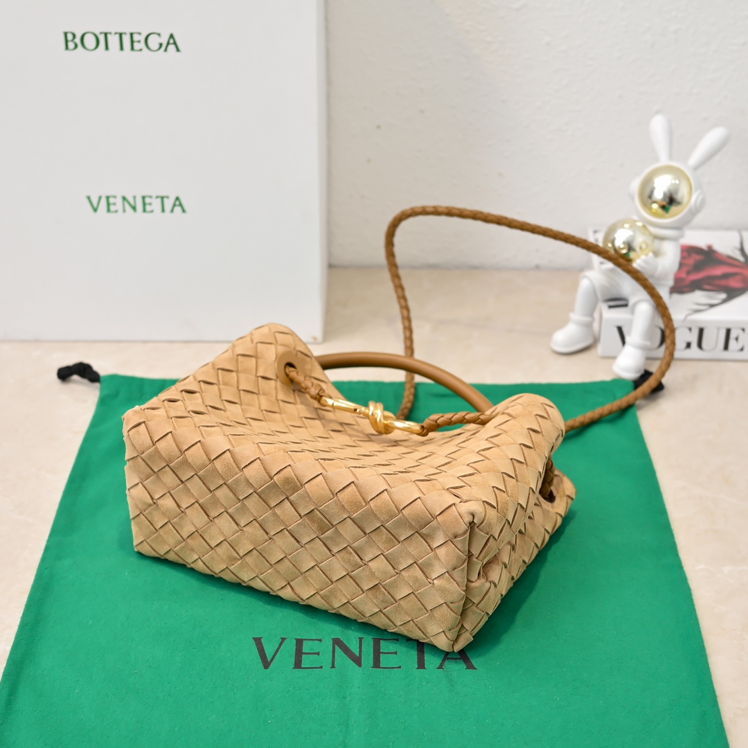 new Bottega Veneta Andiamo woven handbag