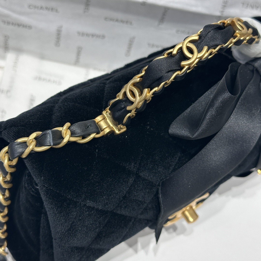 CHANEL Mini Flap Bag with Top Handle