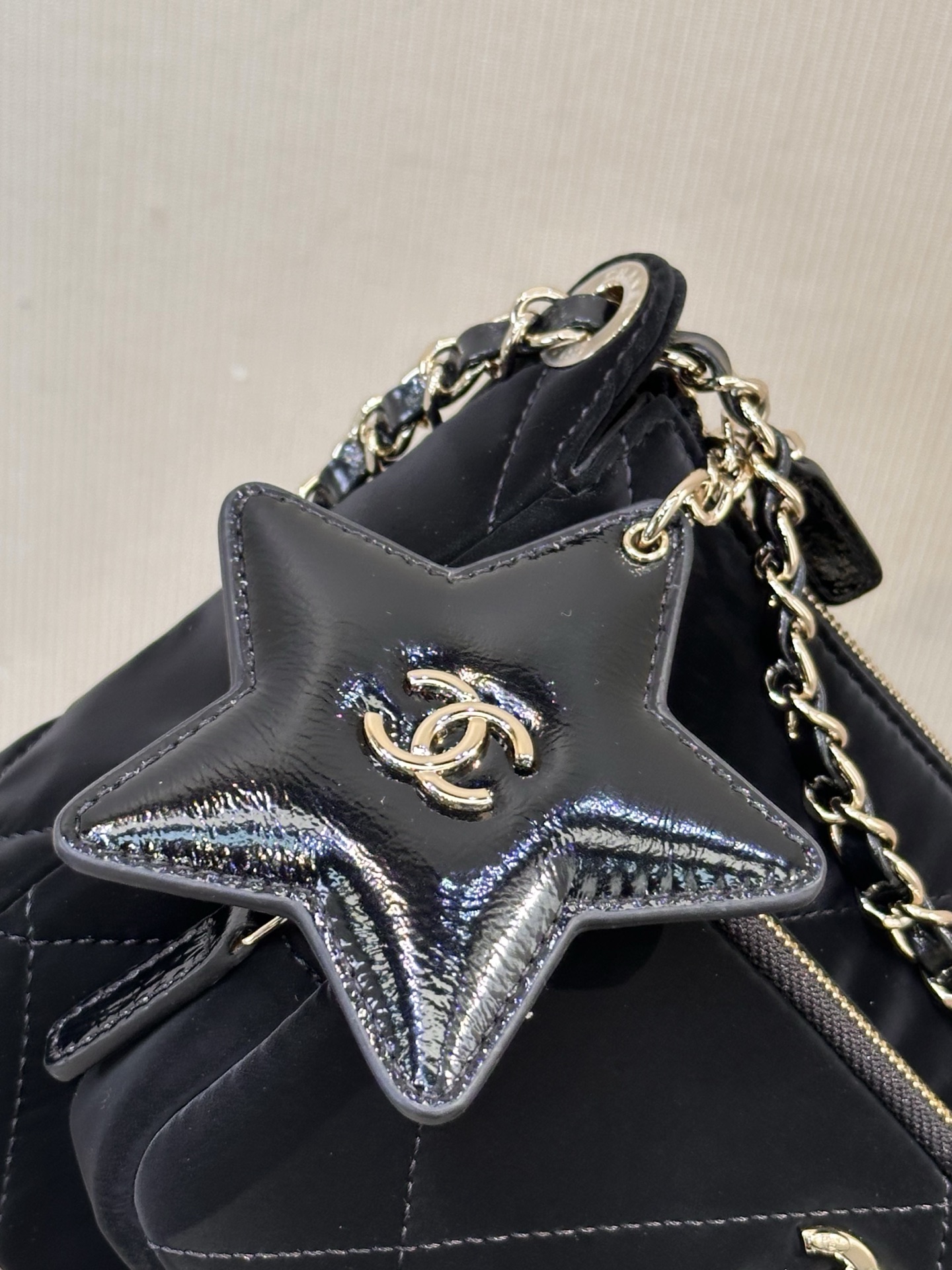 CHANEL Coco Neige 2025/26 Collection Clutch With Chain