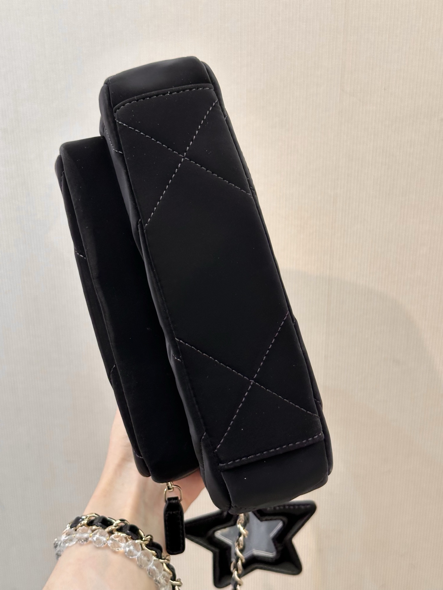 CHANEL Coco Neige 2025/26 Collection Clutch With Chain