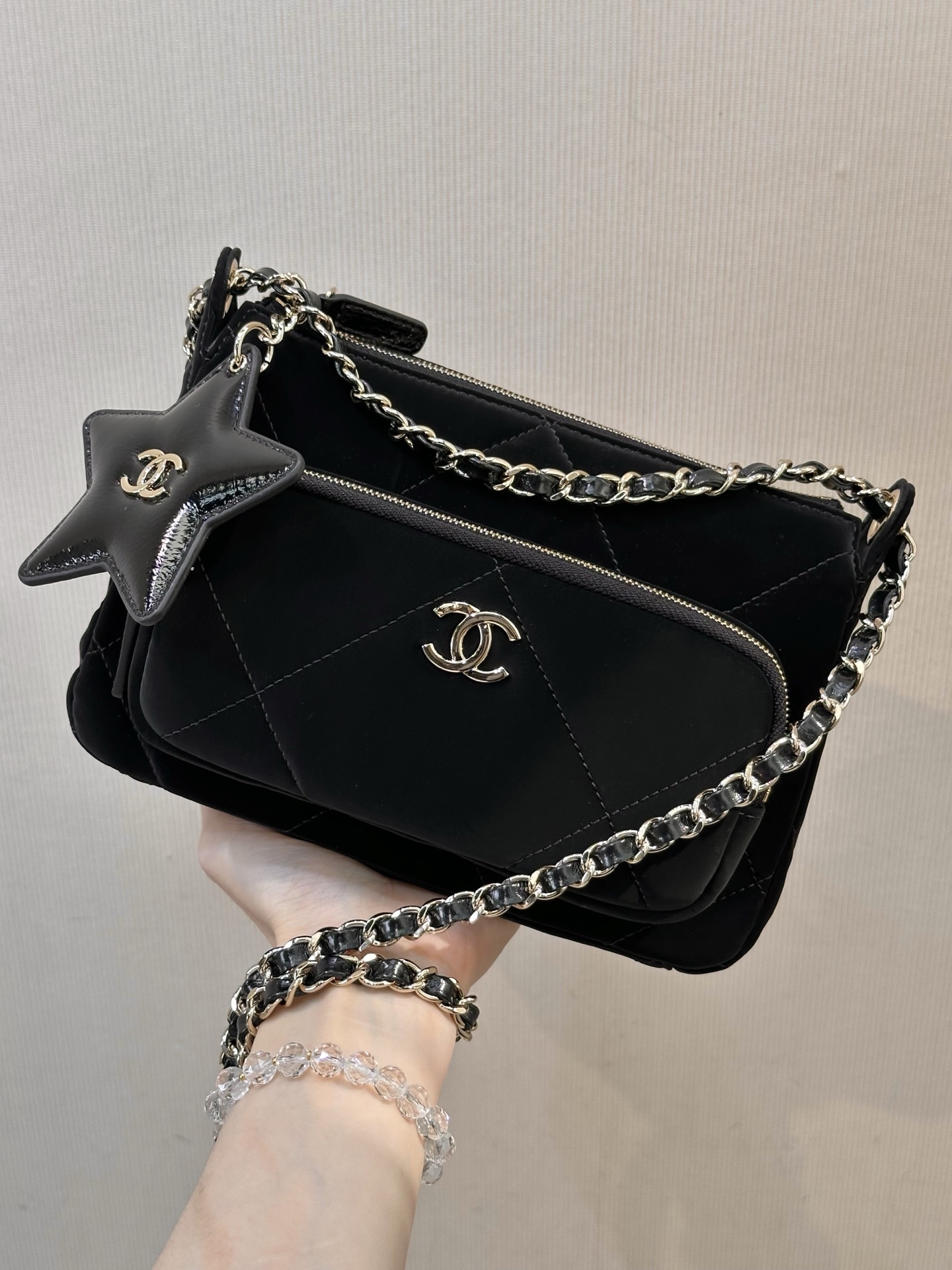 CHANEL Coco Neige 2025/26 Collection Clutch With Chain